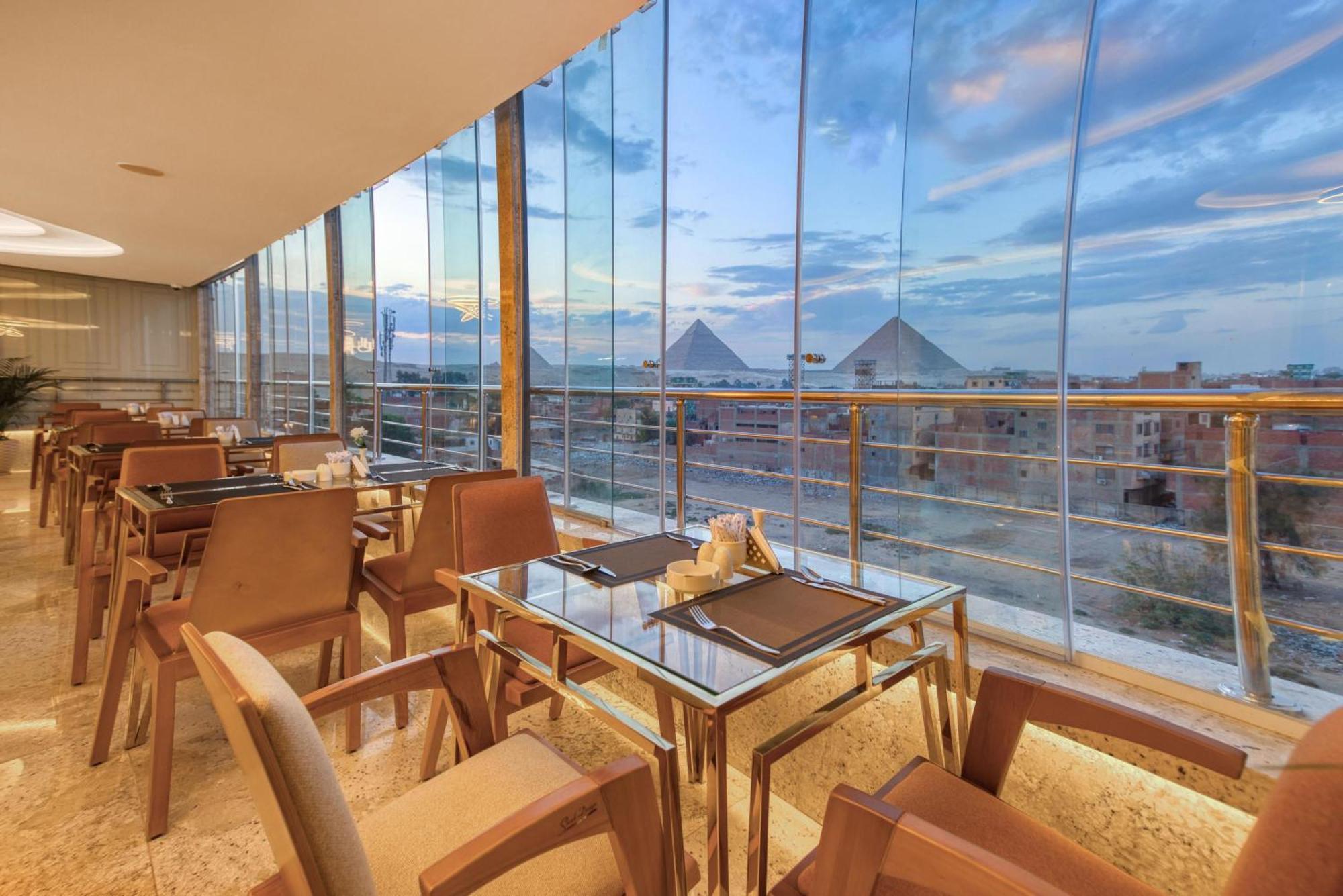 Pyramids Plateau Hotel Kafret el-Gabal Exteriör bild